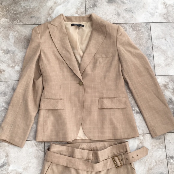 Anne Klein Jackets & Blazers - Anne Klein tan nude two piece suit set size 12 NWOT